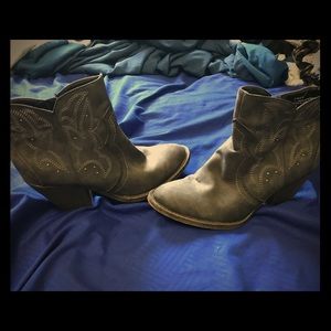 Short Gray Cowboy Boots